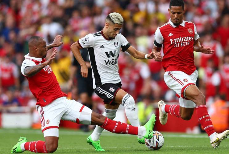 九游-比赛规则变更首场状态出色，阿森纳观众沸腾！，穆古鲁扎重返赛场比赛高潮迭起(阿森纳比赛回放)