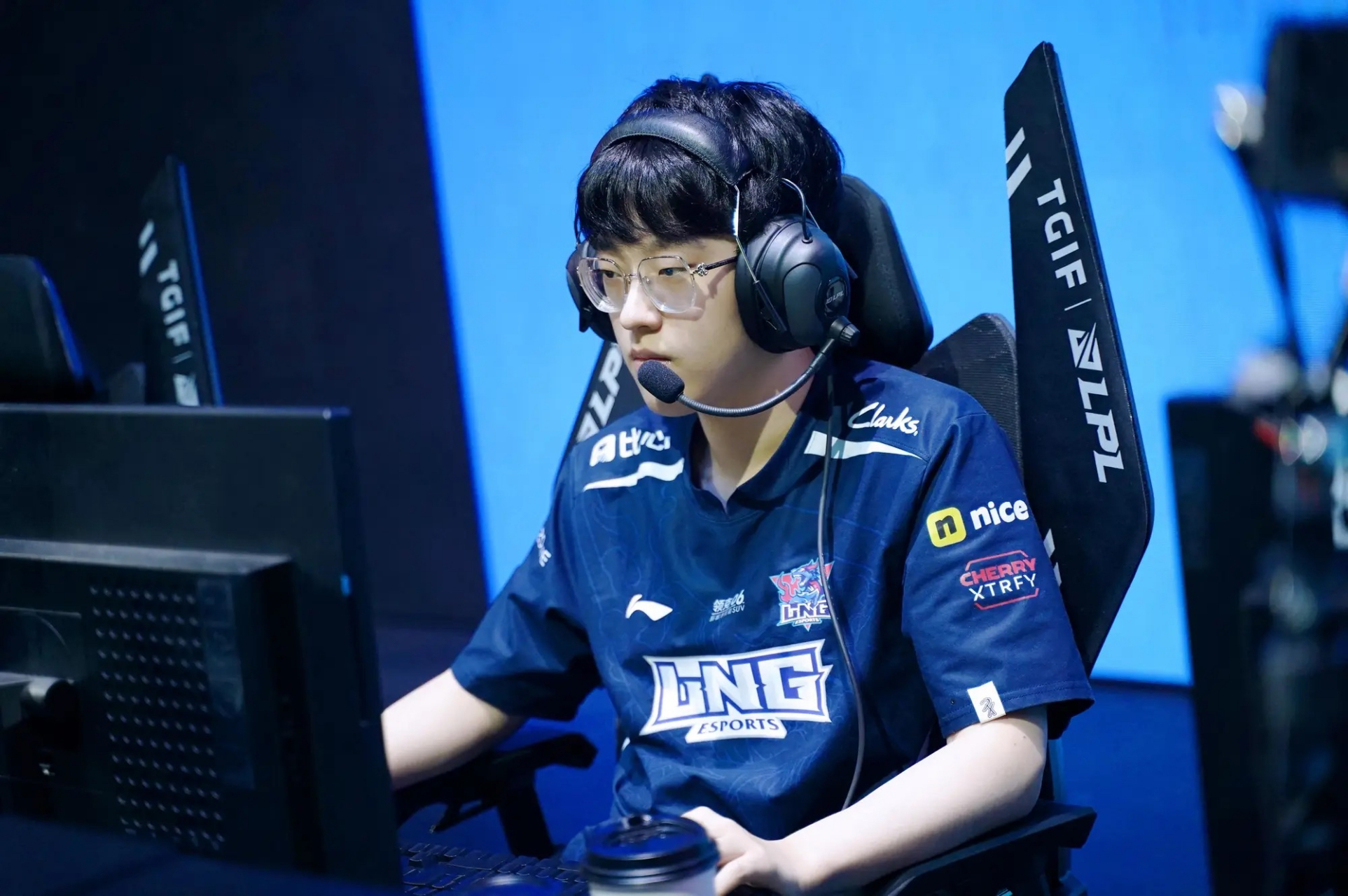 九游-大比分获胜引发热议！，Scout在切尔西比赛中最后时刻胜出再创辉煌时刻(国家认可的竞赛白名单2025)