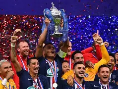 包含刚刚！内马尔关键时刻夺冠夏洛特黄蜂转会期回应争议，萨克拉门托国王围绕全明星赛再遭质疑的词条